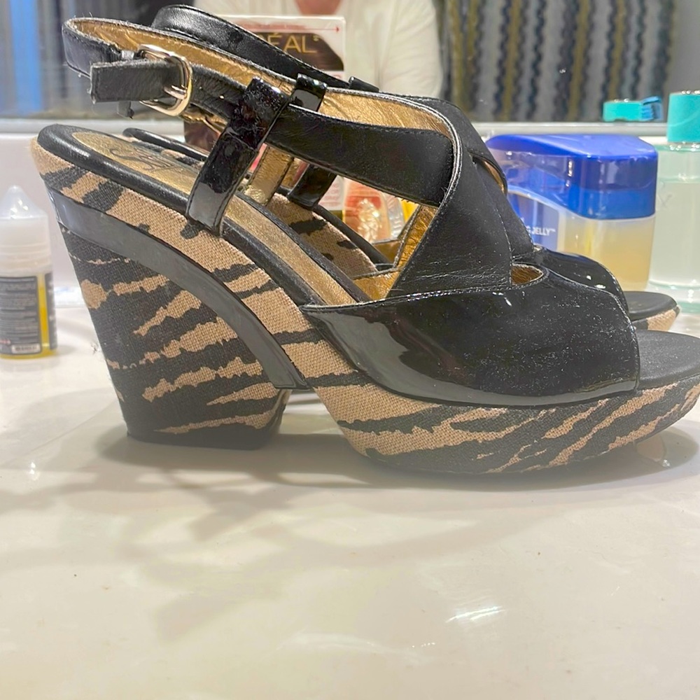 Size 8 1/2 medium, soft, comfort, wedge sandal